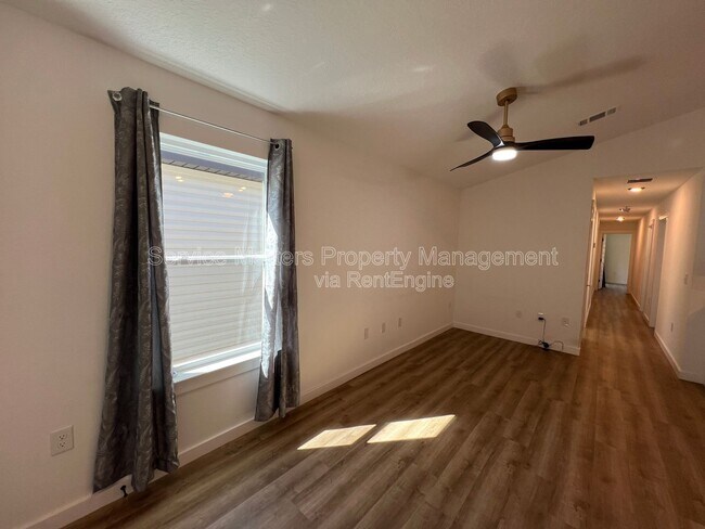 Foto del edificio - 3241 Damon Dr