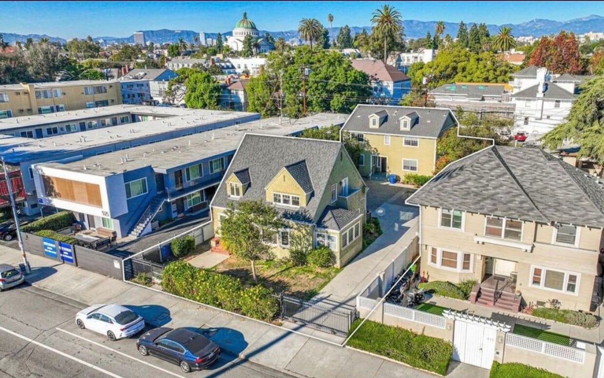 Primary Photo - 921-923 30th Street