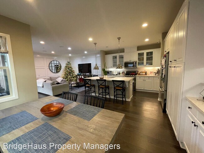 Building Photo - 4 br, 3 bath House - 21486 Harmony Village...