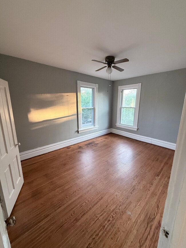 Bedroom3 - 229 W Downer Pl