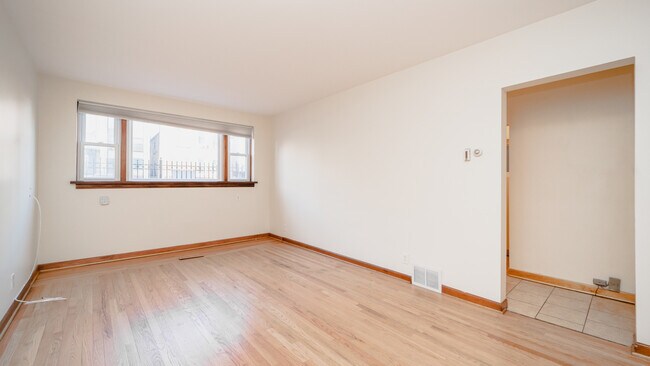 Building Photo - 1235 W Ohio St