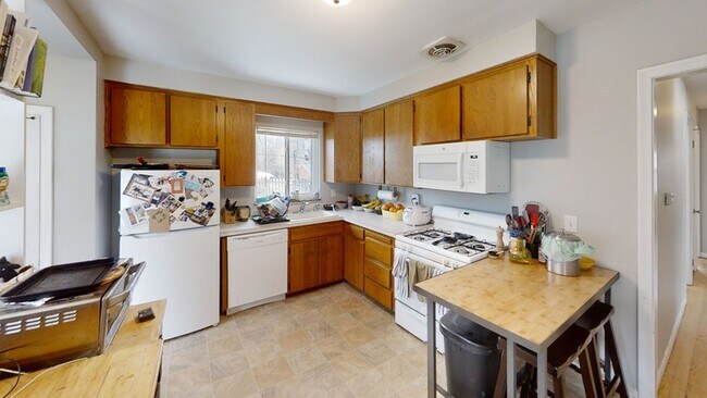 Foto del edificio - 1487 Kirtland Dr