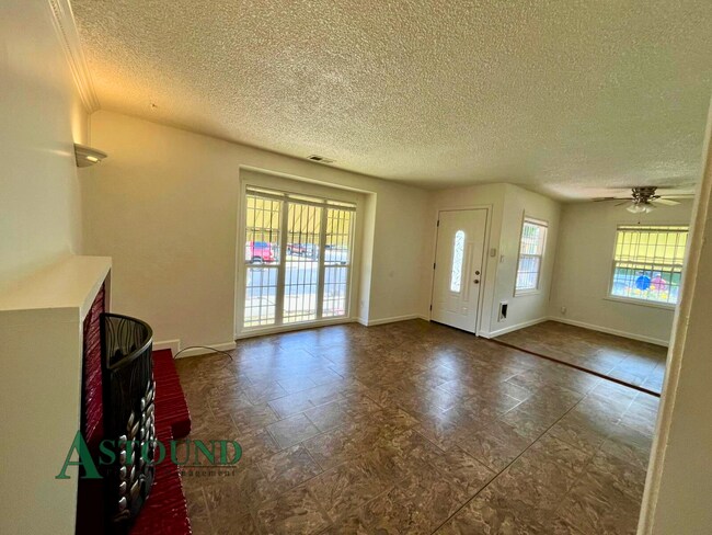 Foto del edificio - 7500 Deerwood Ave