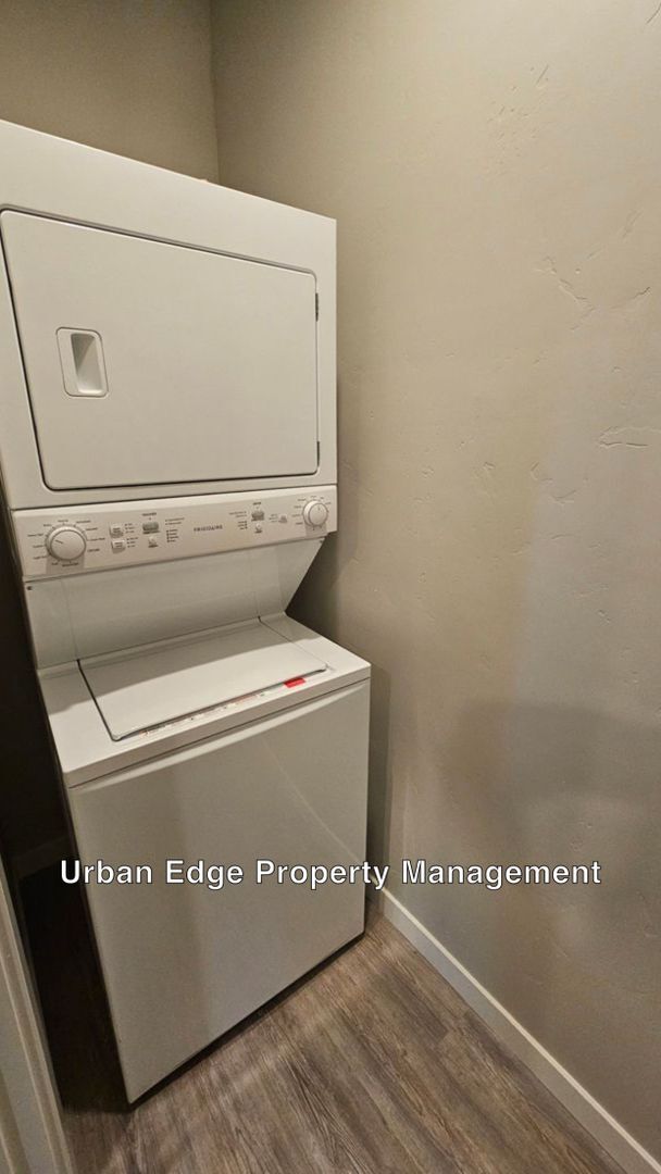 Foto del edificio - Maddyn E