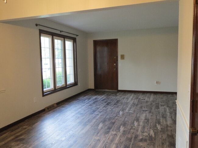Building Photo - 5617 Ryewyck Dr