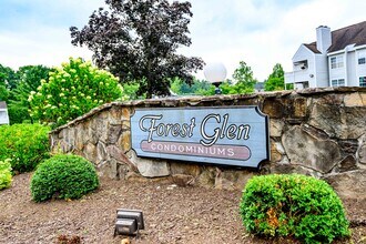 Building Photo - 1 Forest Glen Cir