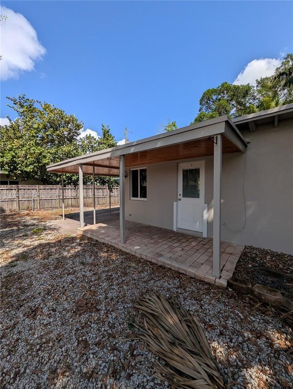 Foto del edificio - 1029 SW 22nd St