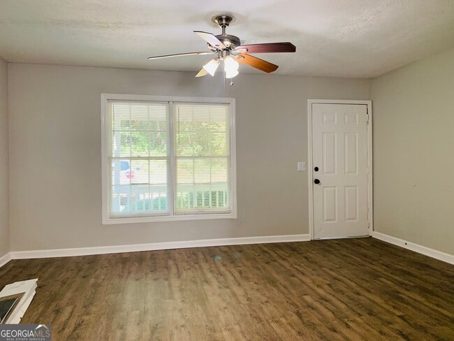 Building Photo - 139 Jack Russell Rd