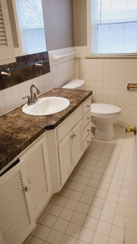 Building Photo - 4212 S Church Way