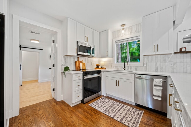 Foto del edificio - 3964 Gretna Green Dr