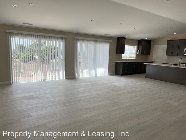 Foto del edificio - 4 br, 3.5 bath House - 2515 Entrada Ave.