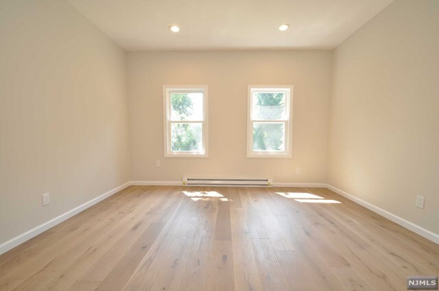 Building Photo - 150 Herbert Avenue, Unit 2