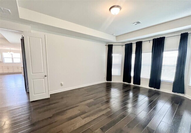Foto del edificio - 245 Orchard Park Dr