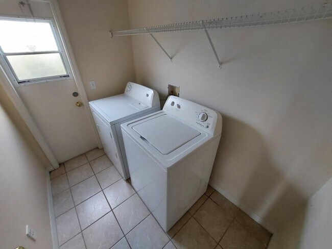 Building Photo - 4554 Ficus Tree Rd