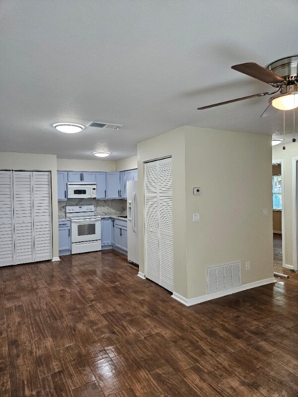 Foto del edificio - 3950 SE 17th Ct