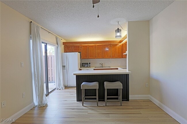 Foto del edificio - 5219 Cedarbend Dr