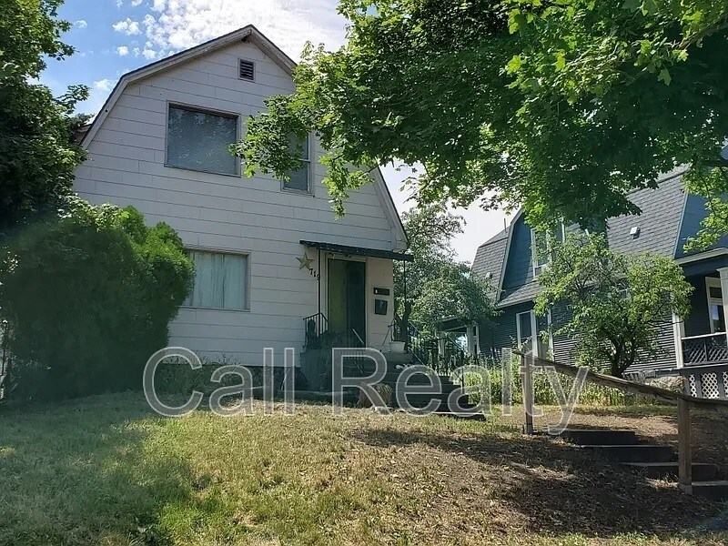Primary Photo - 719 W Augusta Ave