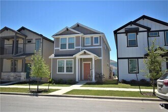 Building Photo - 1720 Yaupon Grove Ln