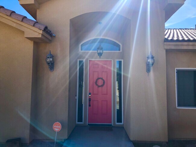 Foto del edificio - 57655 Sierra Way