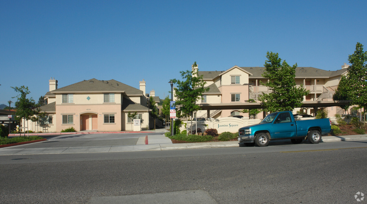 Primary Photo - Jasmine Square