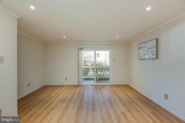 Building Photo - 1521 Lincoln Way
