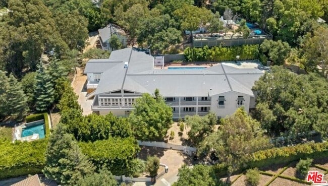 Photo - 9669 Oak Pass Rd (Beverly Hills, CA) House