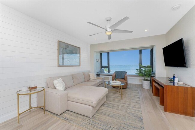 Foto del edificio - 1500 Park Beach Cir