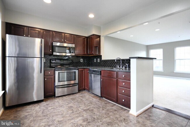 Foto del edificio - 13900 Fareham Ln