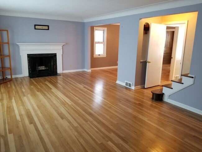 Building Photo - 3761 Hillbrook Rd
