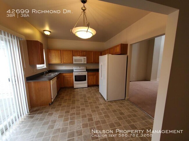Building Photo - 42699 Richmond Dr