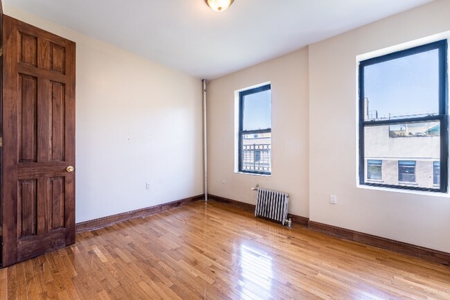 Building Photo - 467 W 159th St