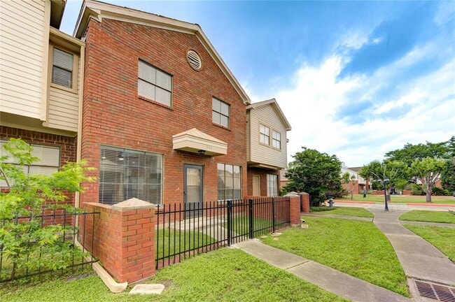 Building Photo - 1103 Dulles Ave