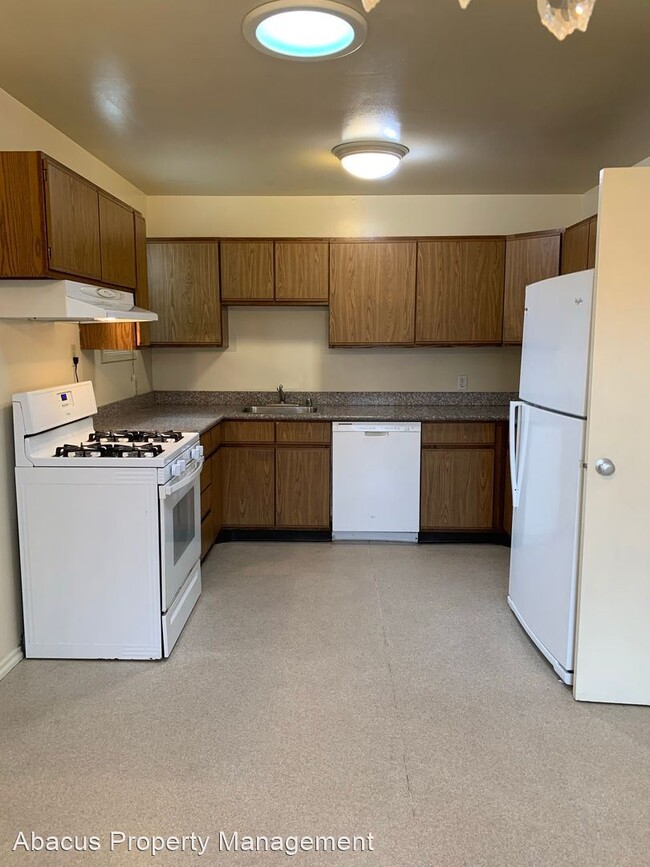 Building Photo - 3 br, 1 bath House - 1043 Miller Avenue