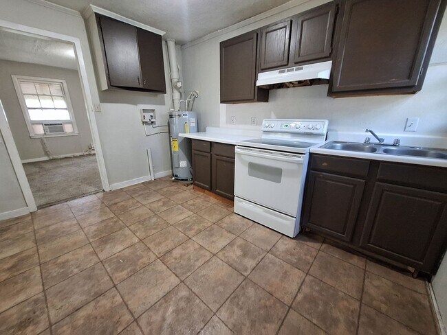 Foto del edificio - 3165 S Clifton Ave