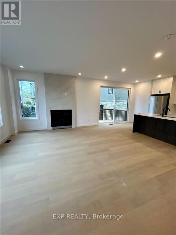 Building Photo - 1352 Louis Ln