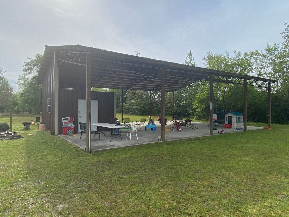Foto del edificio - 5520 Sunwood Rd