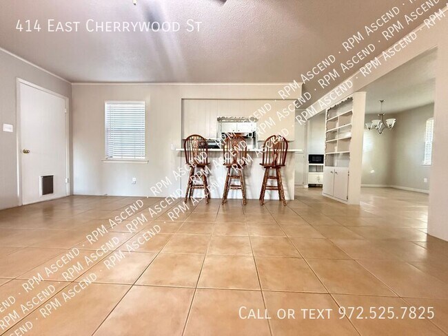 Foto del edificio - 414 E Cherry Wood Ln