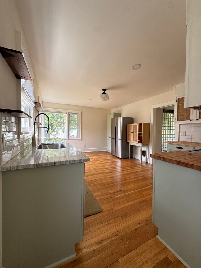 Foto del edificio - Unique and pristine home for rent in Cave Spring! 2BR 1.5 Bath