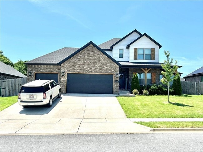 Building Photo - 671 Maplewood Dr