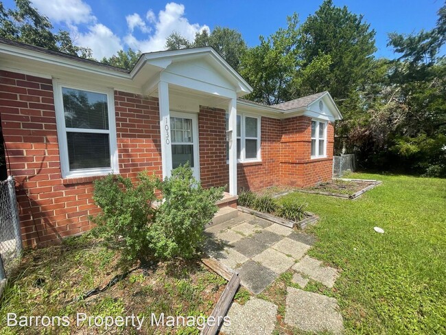 Building Photo - 3 br, 1 bath House - 1030 E Maxwell Street