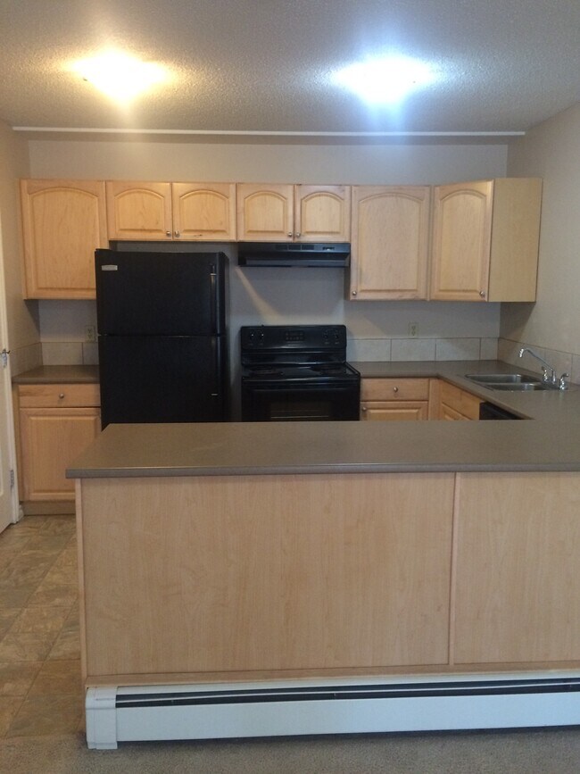 Photo du bâtiment - 0 Bed 0 Bath Unit in Red Deer, AB