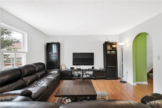 Foto del edificio - 722 Carters Grove Dr