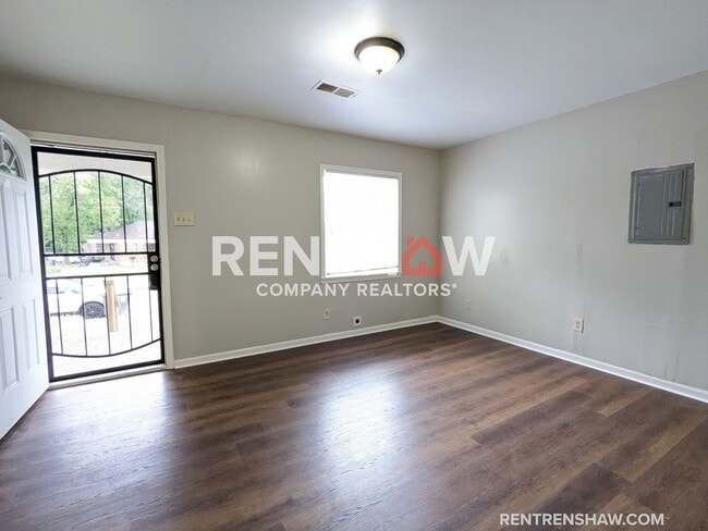 Building Photo - Text the Leasing Team at 901-820-4367 to S...