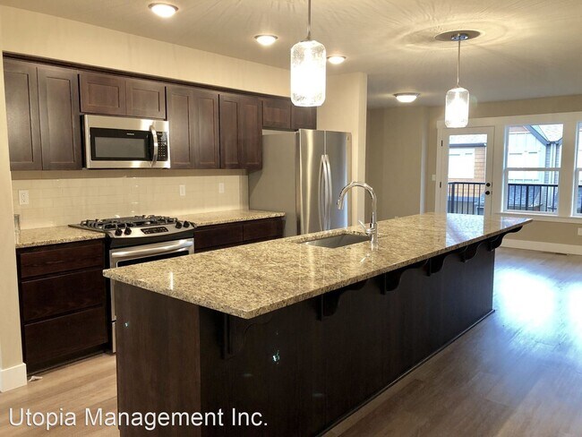 Building Photo - 3 br, 2.5 bath House - 16811 Champion Way