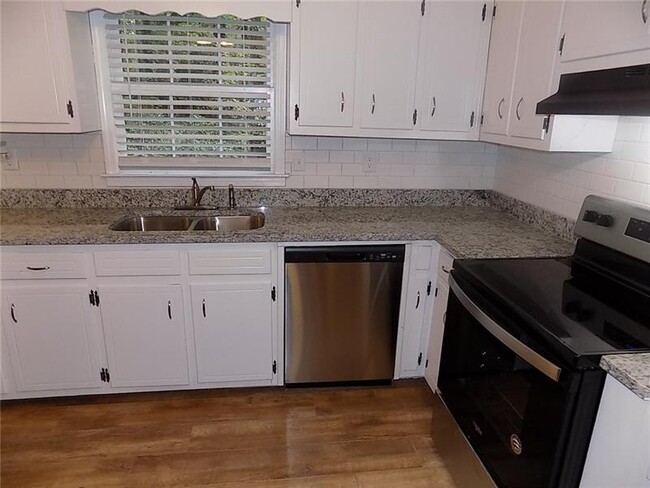 Foto del edificio - 3999 Valley Park Dr SW