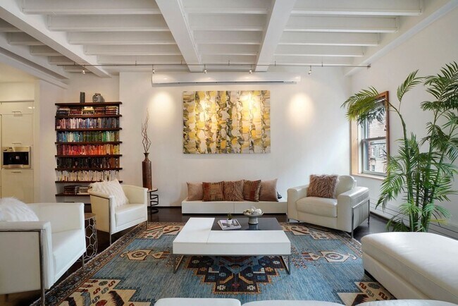 Foto del edificio - 132 Commonwealth Ave