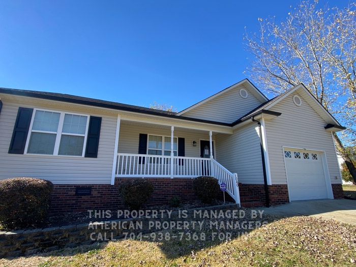 Primary Photo - 1040 Rembrandt Dr SW