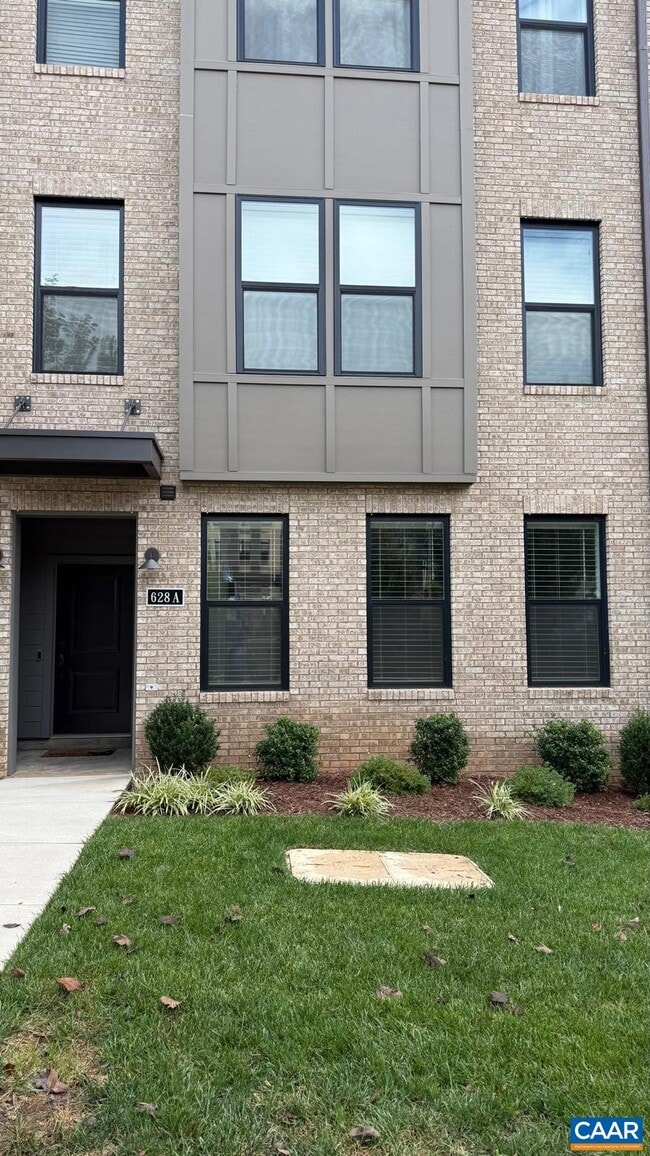 Building Photo - 628 Noush Ct