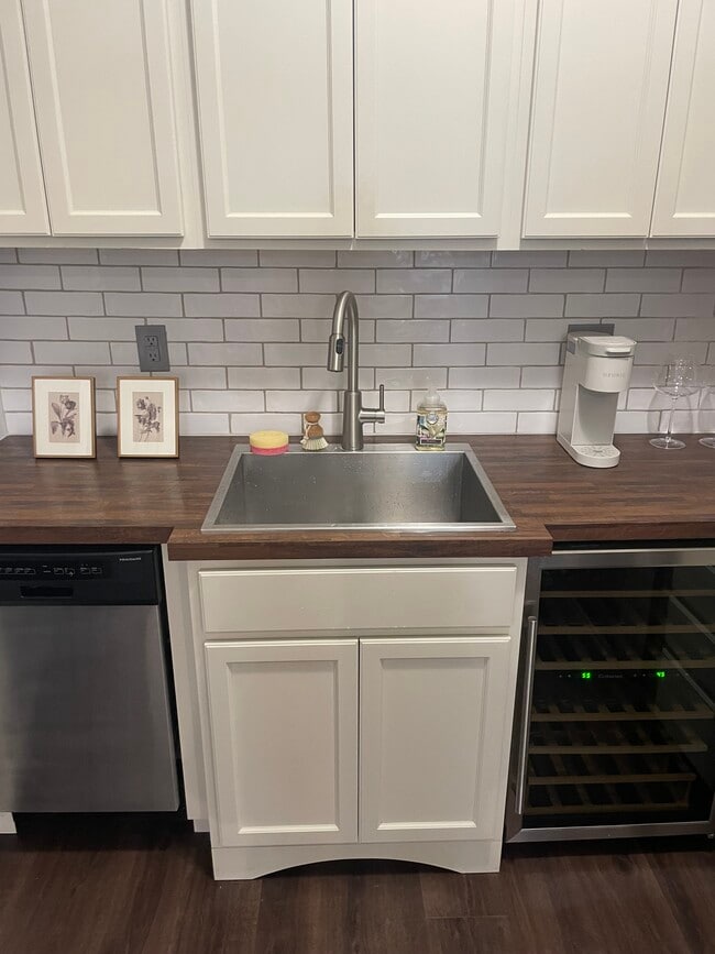 Building Photo - 415 S Washington St