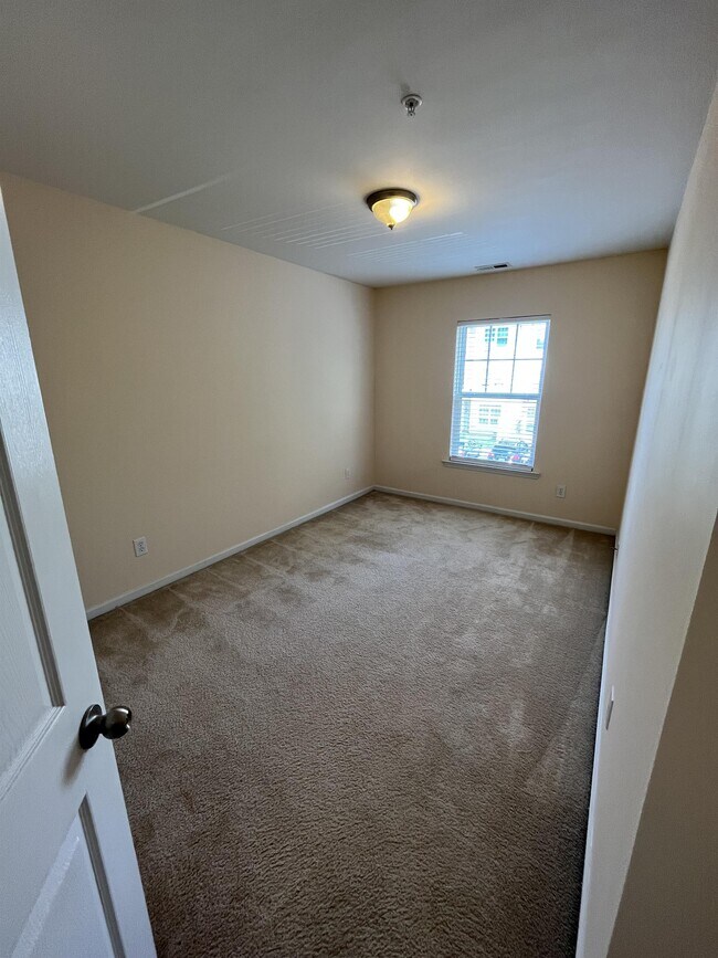 Building Photo - 8621 Neuse Club Ln